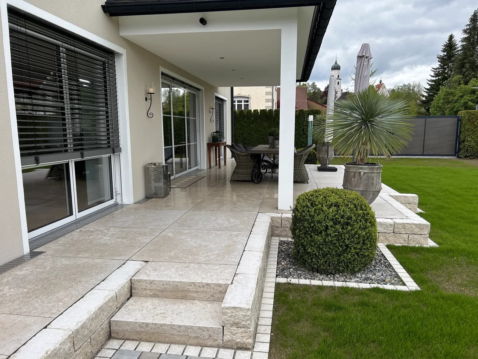 Terrasse mit Überdachung